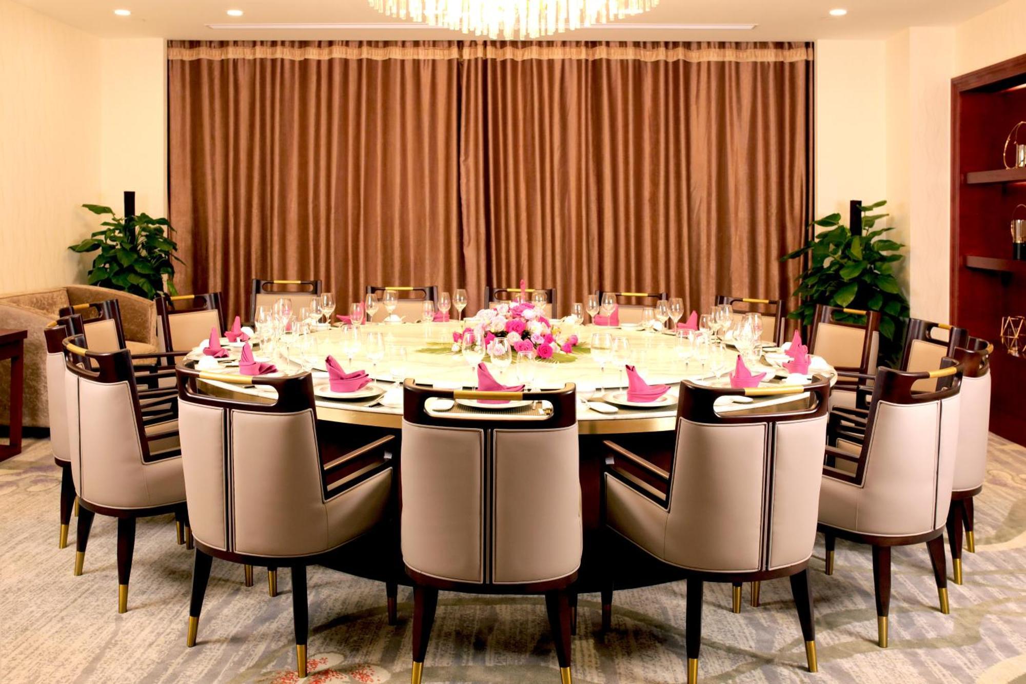 Hotel Meilun Hongqiao Hub 4*