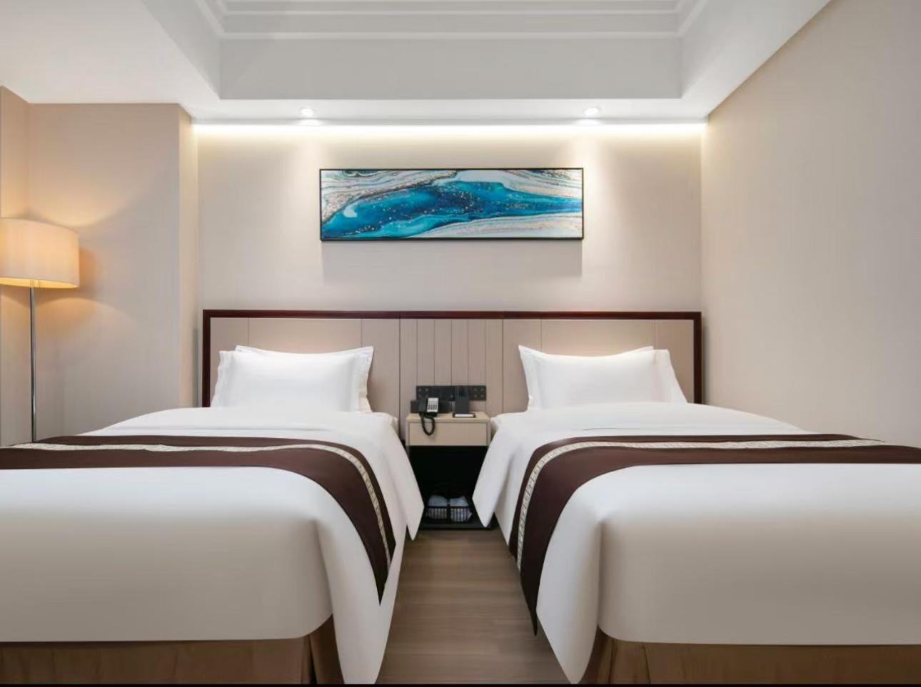 Meilun Hongqiao Hub 4*